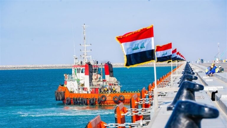 الموانئ-والنفط-تؤكدان:-العمليات-مستمرة-والناقلة-المستهدفة-خارج-نطاقنا-الجغرافي