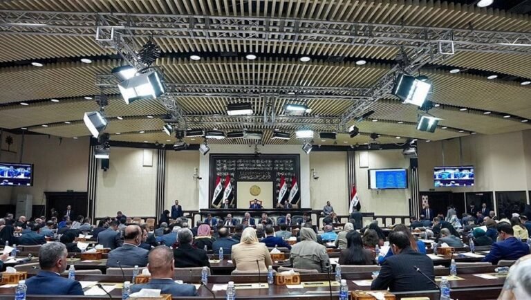 البرلمان-يصوت-على-إلغاء-تعيين-رئيس-مجلس-الخدمة-ونائبيه.-ويناقش-ملف-"الصياد-الشهيد"