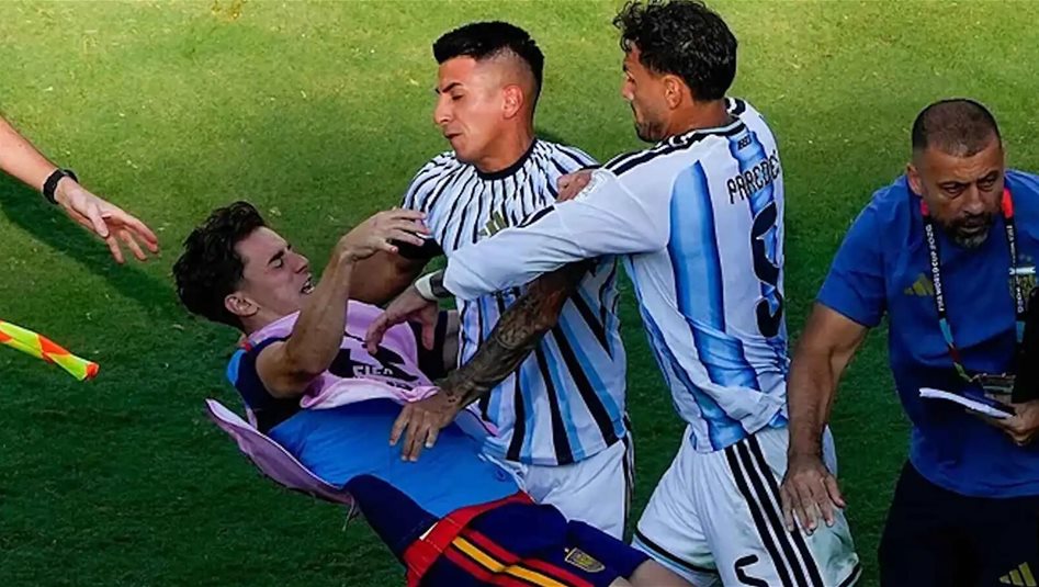 الفيفا-يفتح-تحقيقًا-ضد-لاعبي-الأرجنتين