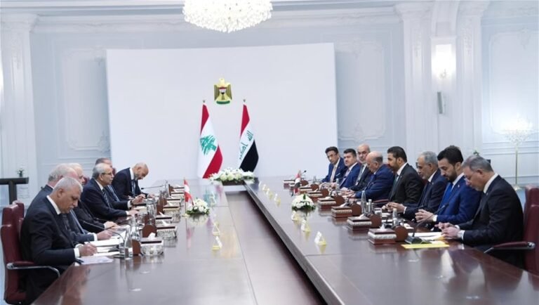 الزيدي-ورئيس-الحكومة-اللبنانية-يترأسان-المباحثات-التي-جرت-بين-البلدين