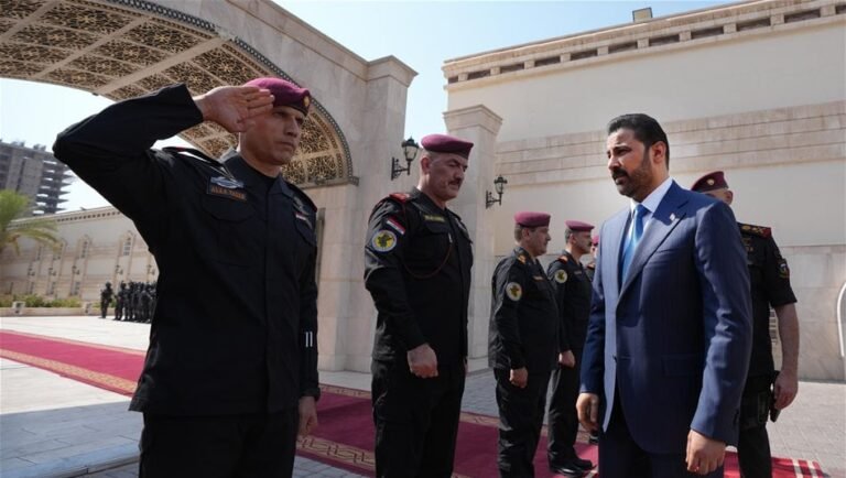 بالفيديو.-الزيدي-يجري-أول-زيارة-لمقر-جهاز-مكافحة-الإرهاب