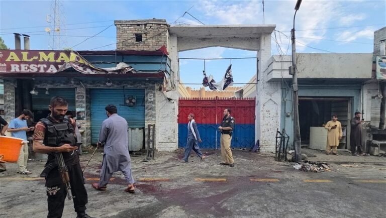 40-قتيلا-وجريحا-بتفجير-انتحاري-بشمال-غربي-باكستان