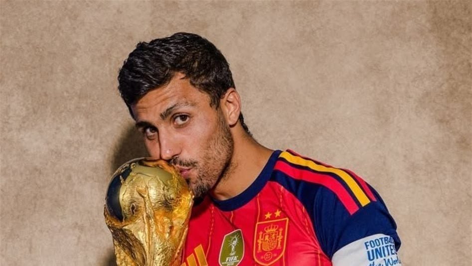 الصراع-يحتدم-على-رودري.-برشلونة-وريال-مدريد-بانتظار-قرار-نجم-السيتي