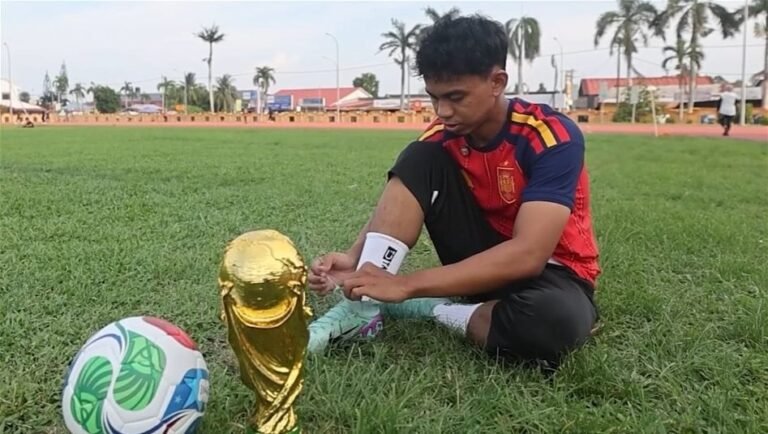شبيه-لامين-يامال-يخطف-الأنظار-في-ماليزيا.-هل-يلتقي-نجم-برشلونة؟