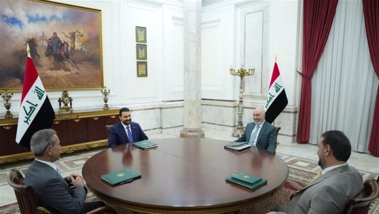 الرئاسات-الأربع:-مواصلة-العمل-بمكافحة-الفساد-الإداري-والالتزام-بمبدأ-حصر-السلاح