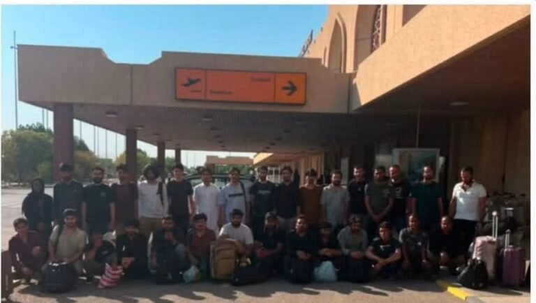 إبعاد-32-مخالفاً-لقانون-الإقامة-عبر-مطاري-بغداد-والبصرة