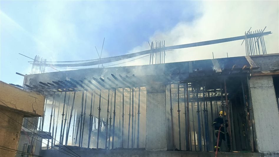 حريق-في-بناية-قيد-الإنشاء-في-الكرادة-وسط-بغداد
