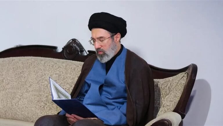 المرشد-الايراني-يوجه-رسائل-للحكومة:-ممنوع-الإضرار-بالتماسك-الاجتماعي