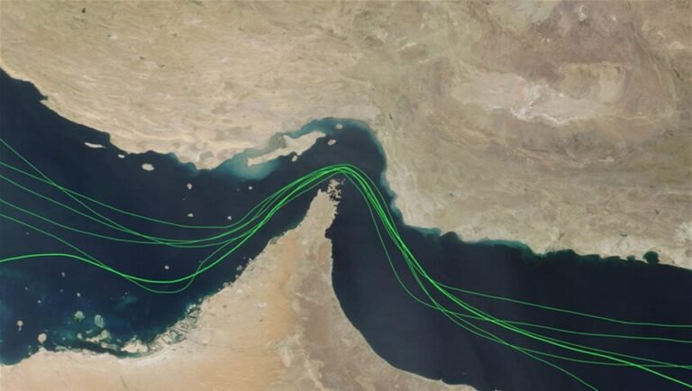 تراجع-ملحوظ-في-حركة-سفن-البضائع-عبر-مضيق-هرمز