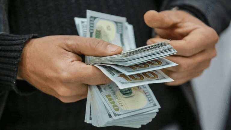 الدولار-يعاود-الارتفاع.-الأسعار-تتجاوز-الـ155-الفا