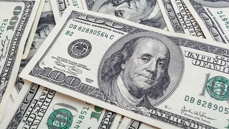مازال-مرتفعا.-الدولار-يسجل-انخفاضاً-طفيفاً-في-السوق-العراقية