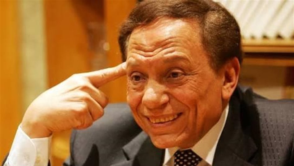 صورة-جديدة-لعادل-إمام.-ما-حقيقتها؟