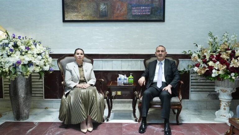 وزير-الداخلية-ونقيب-المحامين-يبحثان-التعاون-المشترك