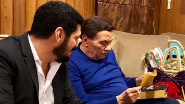 "بحبك-يا-زعيم".-أحدث-صورة-لعادل-امام-مع-باسم-سمرة