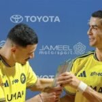 رونالدو-يتنازل-عن-جائزته-لزميله-الحمدان